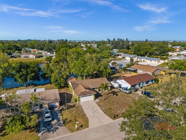 6507 35th Ave W