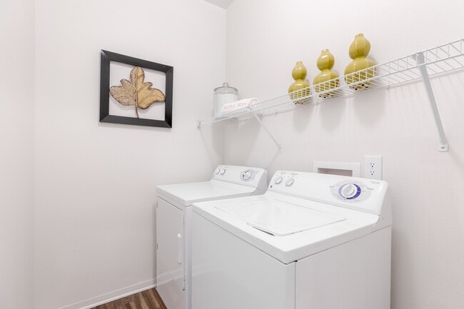 Full-Size Washers & Dryers