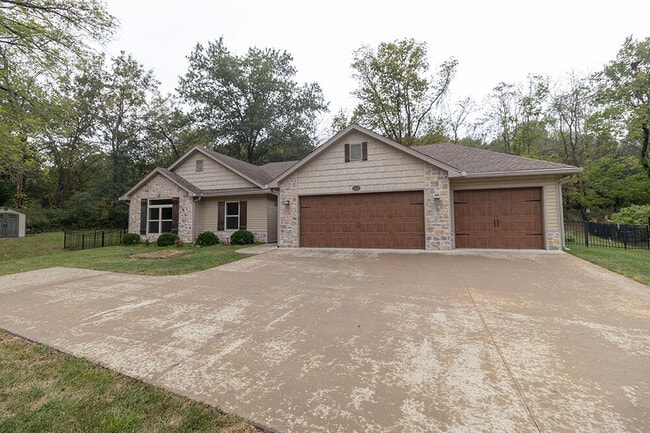 Photo - 1113 W Old Plank Rd Casa