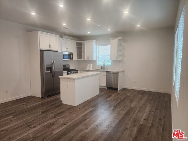 Photo - 11853 Dehougne St