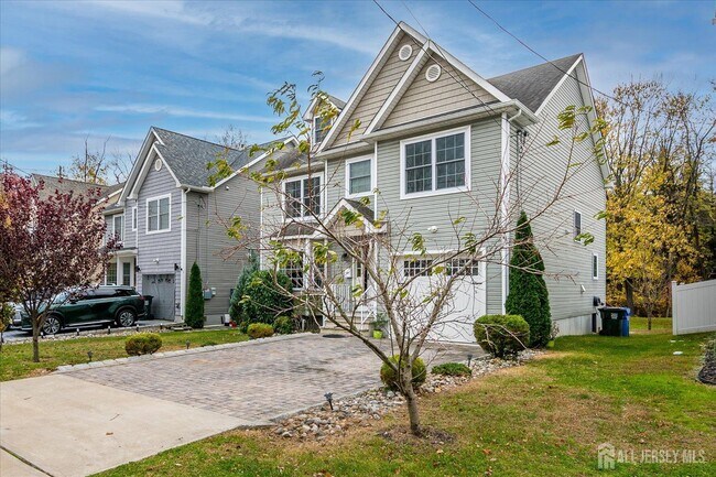 Photo - 169 Metuchen Ave Casa