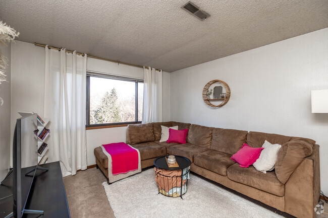 3BR, 1BA - 1,100SF - Living Room