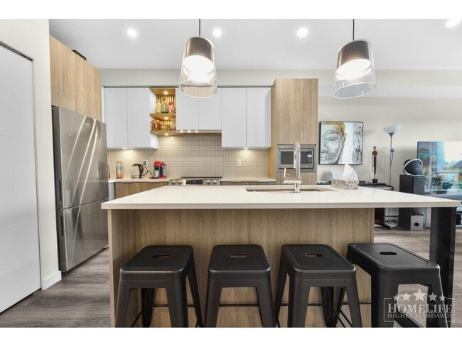 20695 Eastleigh Crescent Unit 511