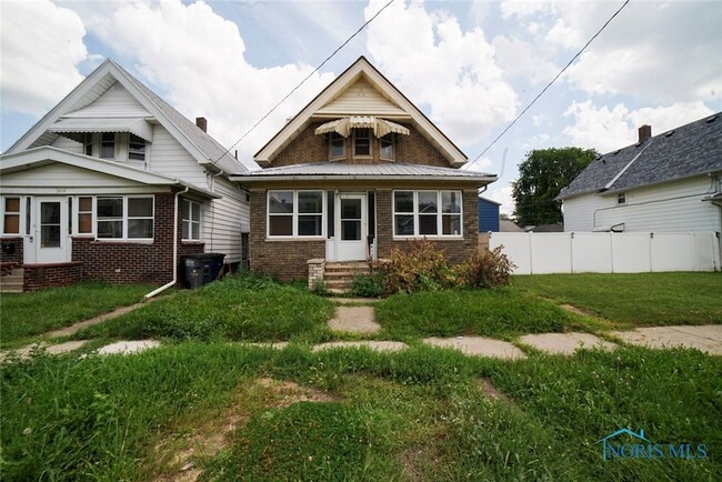 Building Photo - 3412 Maple St Rental