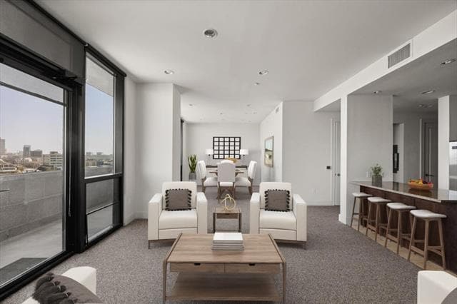 Photo - 3100 W 7th St Unidad 719 Rental