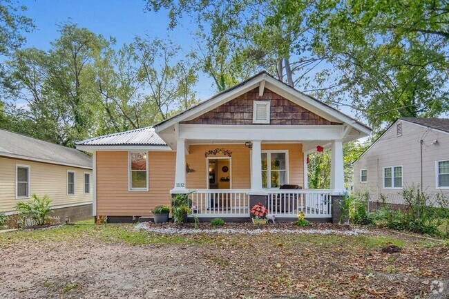 Building Photo - Charming 3-Bedroom Bungalow in Atlanta – S... Rental