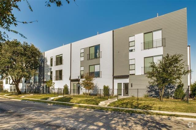Building Photo - 4901 Live Oak St Rental