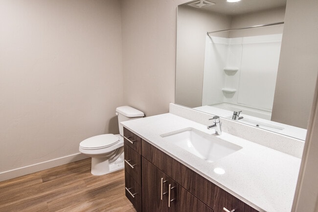 SB9 Bath