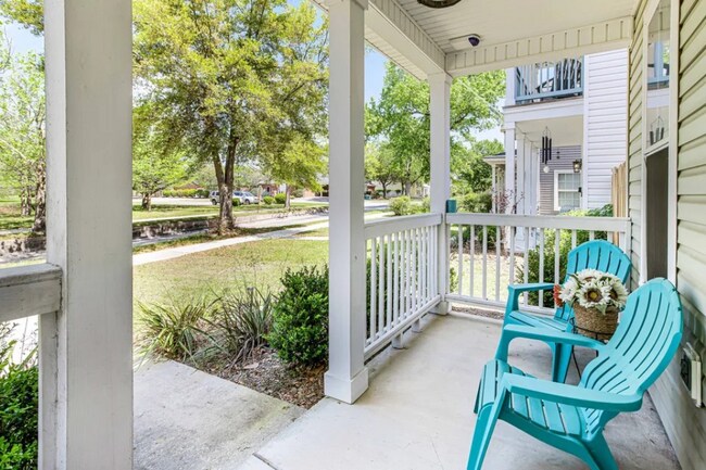 Photo - 619 E Henry St