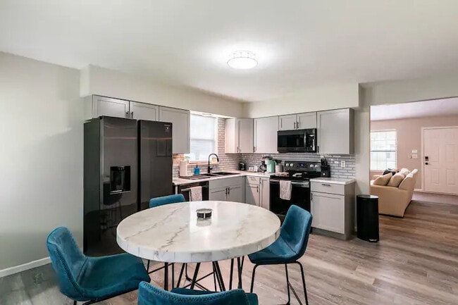 Photo - 929 Cool Valley Dr