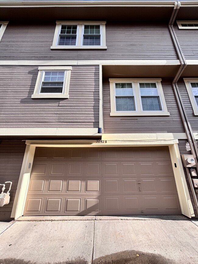 Photo - 2052 S Helena St