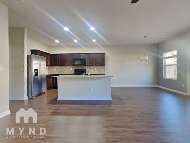 3020 Hendrick Dr