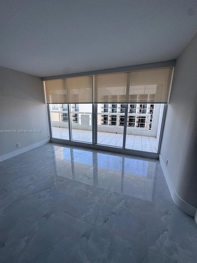 Photo - 1717 N Bayshore Dr Unidad A-3242