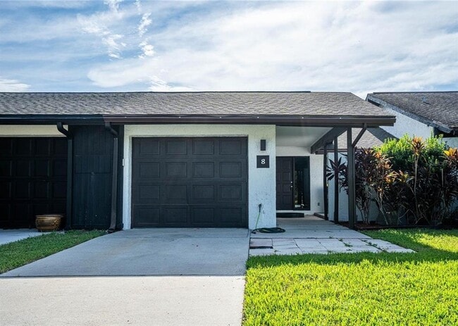 Photo - 8 Huntley Ct