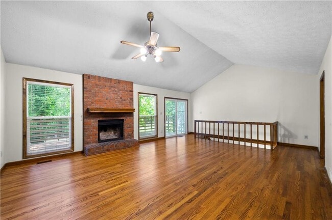 Photo - 5405 Iris Dr SW