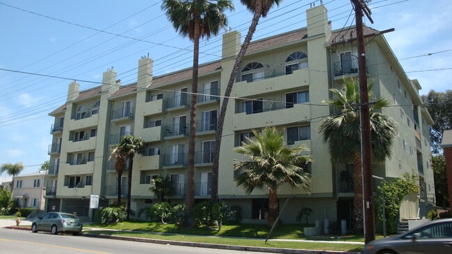 Vista de la calle - Magnolia Terrace Apartments