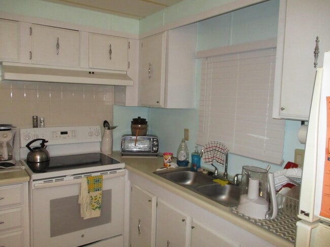 Photo - 7915 SE Independence Ave