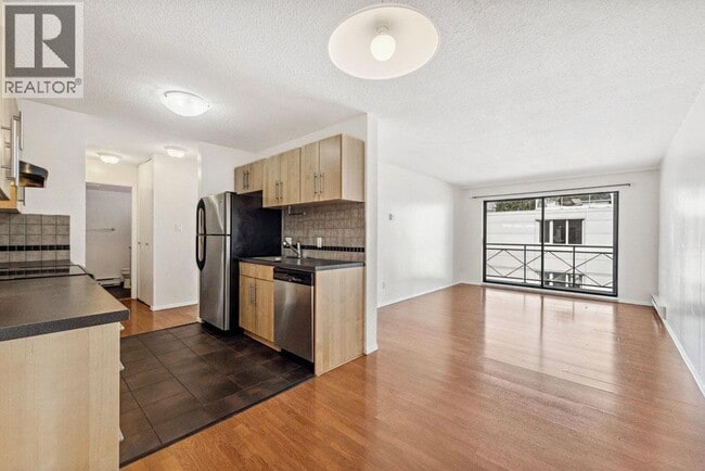 Photo - 777 W 7th Ave Unit 205