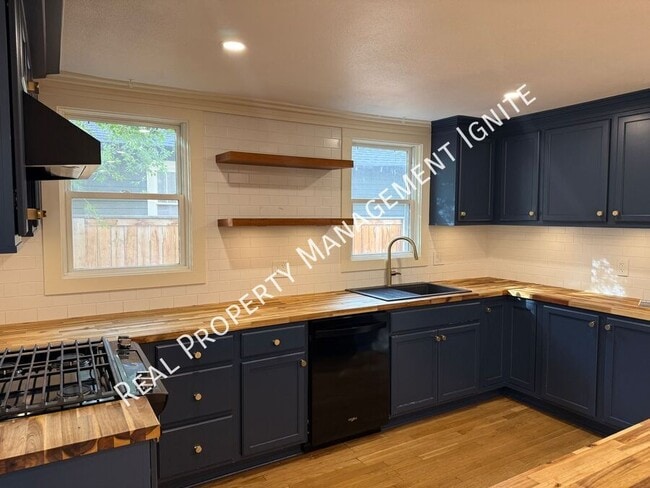 Photo - 237 NW Florida Ave