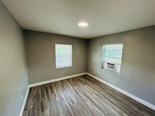 Photo - 1544 Ella St