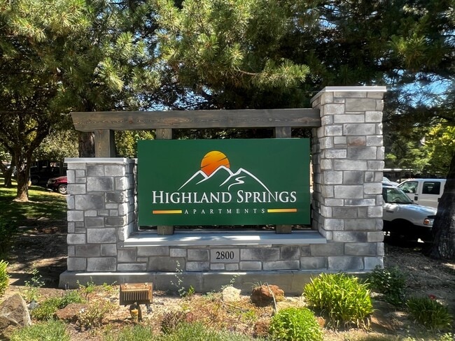 Highland Springs - Highland Springs Apartments