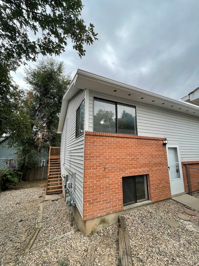 Building Photo - 607-609 Parker St Duplex Unit 609 Rental