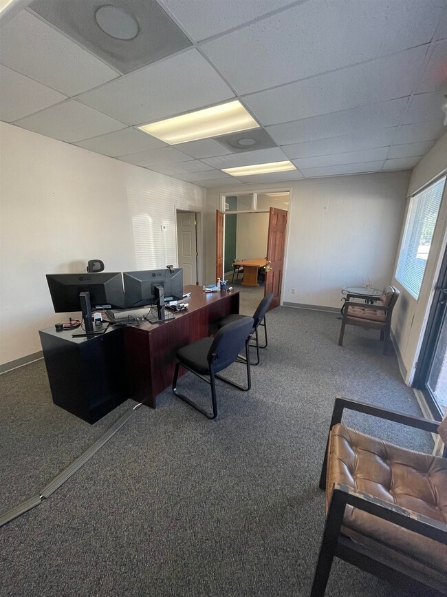 Photo - 105 W Main St