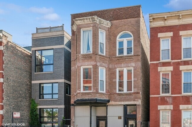Building Photo - 1451 W Augusta Blvd Rental