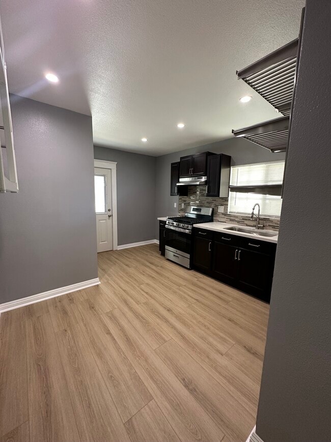 Kitchen - 1535 Freeman Ave Rental