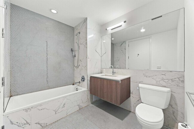 Photo - 160 1st St Unidad 901