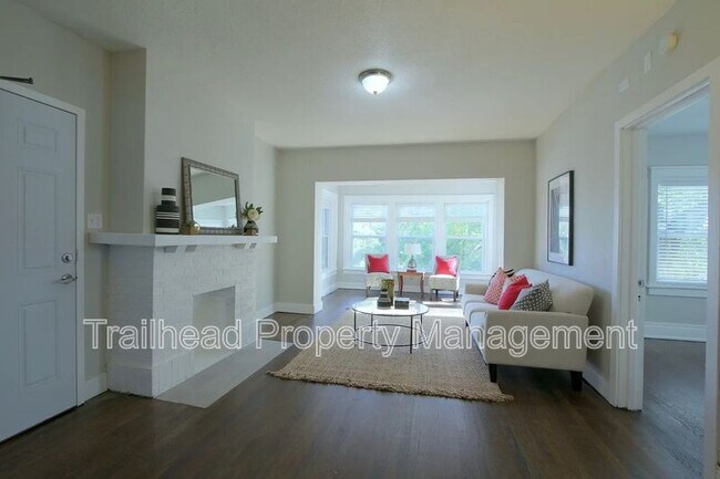 Photo - 1214 Brush Creek Blvd