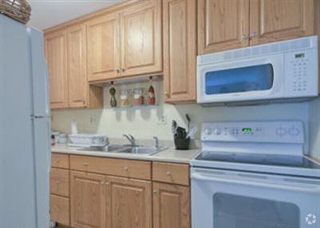 Building Photo - Updated Apartment Near Downtown – Prime Lo... Unit 311