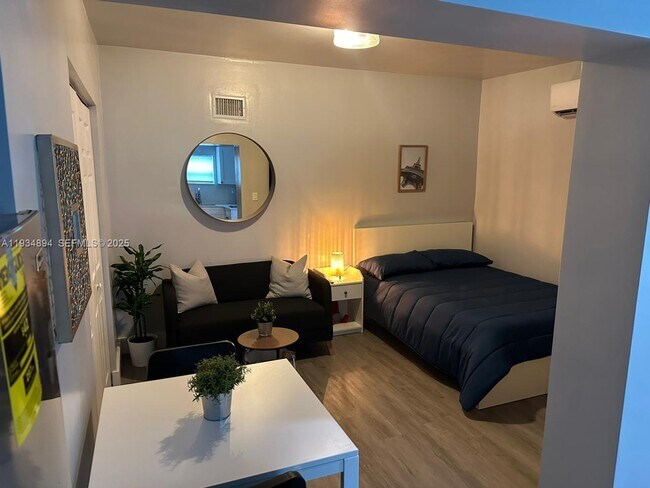 Photo - 1822 NW 4th St Unit C