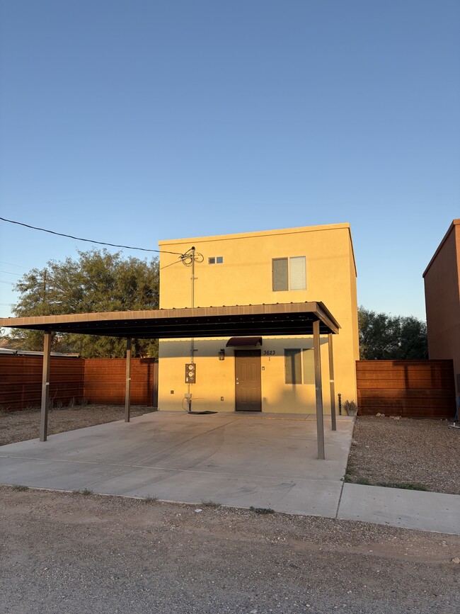 Building Photo - 3623 E Bellevue St