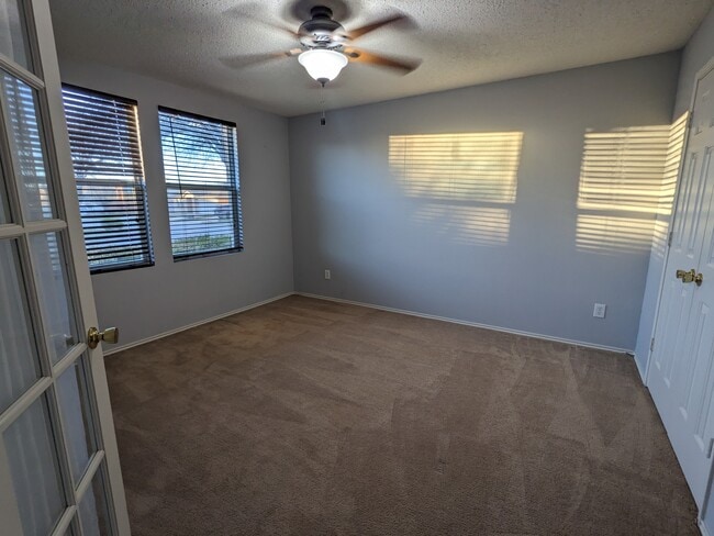 Photo - 16424 Red River Ln