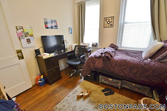 Photo - 105 Peterborough St Unidad 21