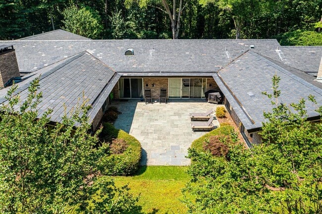 Photo - 153 Hillhaven Pl SE