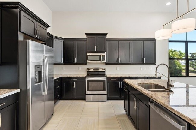 Building Photo - 241 SE Fascino Cir