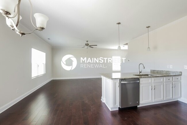 Photo - 3 Bedroom Pet-Friendly Home in Monroe, NC with Main Street Renewal