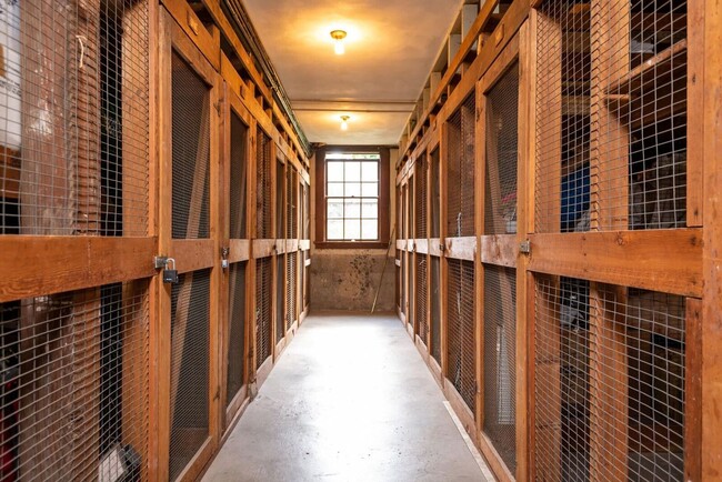Photo - Broadmoor Manor Apartments