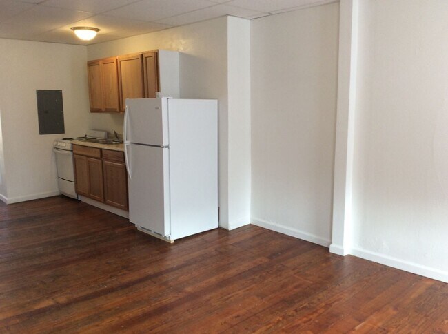 Photo - 2 Bedroom 1 Bath 2nd Floor Apartment in East End of York City