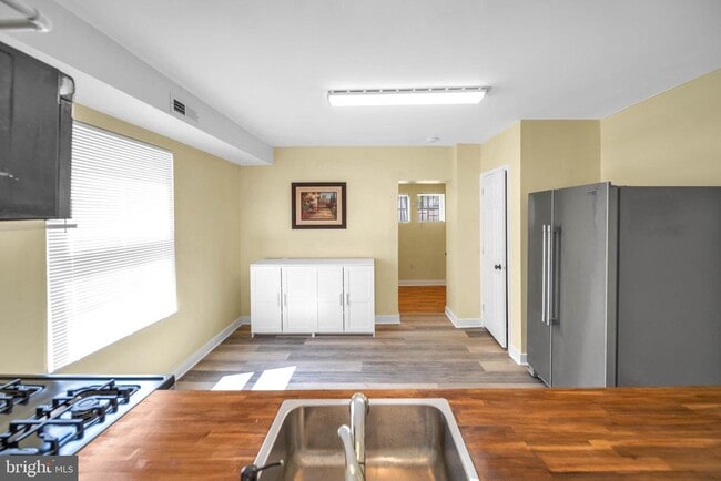 Building Photo - 2712 Sherman Ave NW