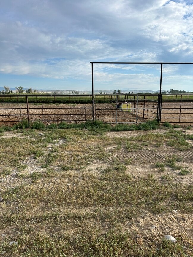 Photo - 2500 Old Stage Rd