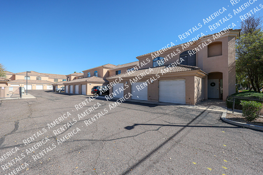 Photo - 1426 E Grovers Ave-5