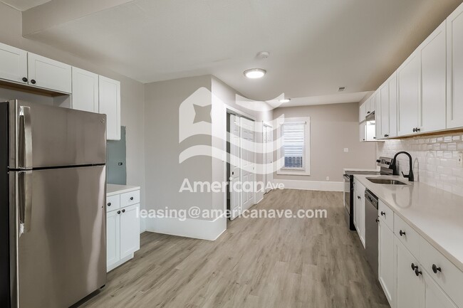 Photo - 1102 N Tacoma Ave