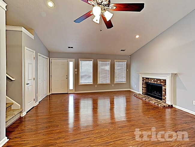 Photo - 726 Westbury Dr