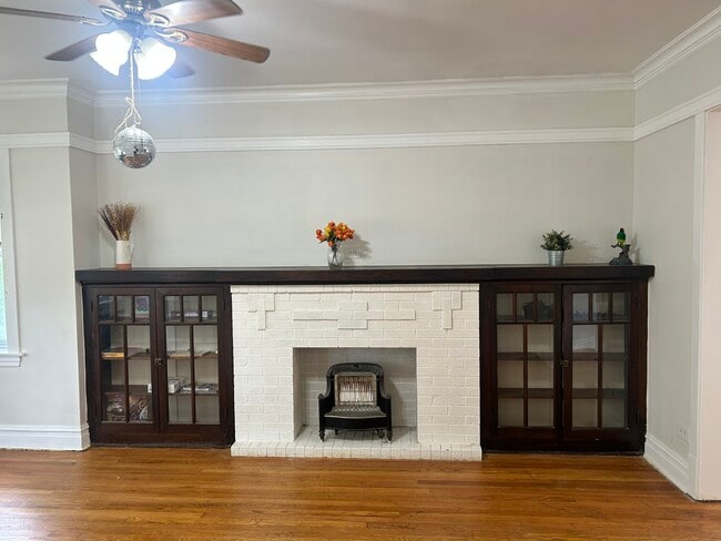 Living Room - 5021 W Belden St Unit 2W