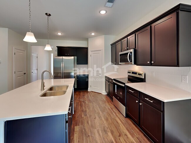 Photo - 180 Pecan Dr