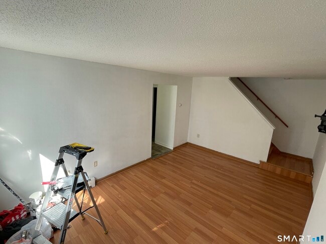 Building Photo - 90 Wakelee Rd Unit 20