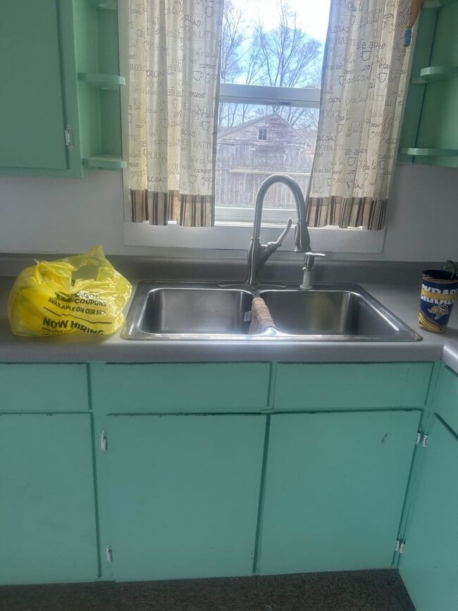 Photo - 411 Stafford St